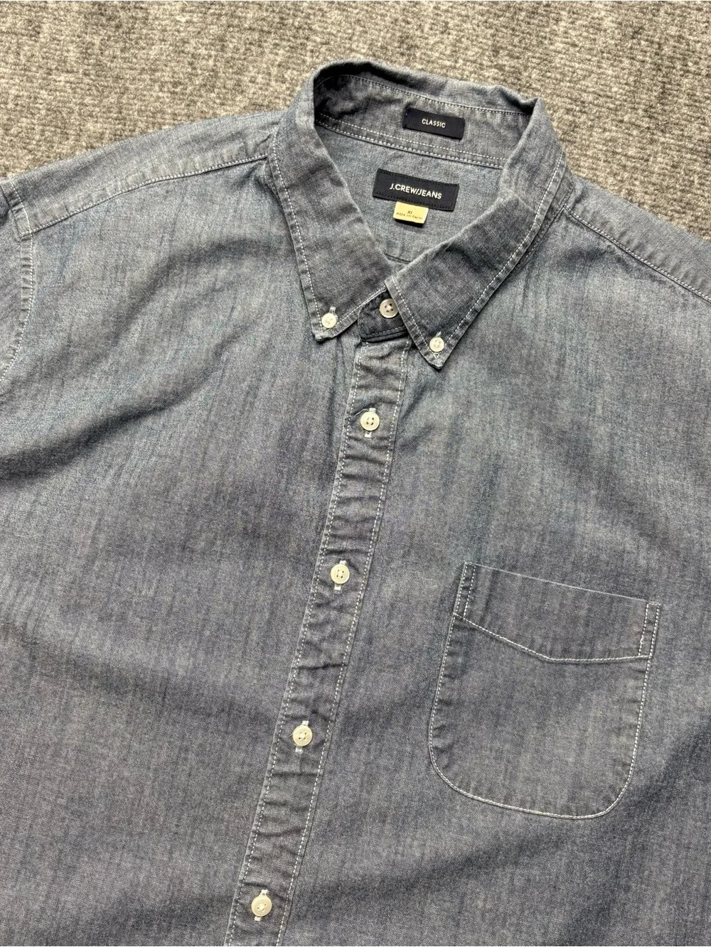 J. Crew Jeans Shirt Mens XL Blue Chambray  Classic Fit Button Down Long Sleeve